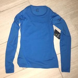 NEW NIKE Women’s PRO blue warm long sleeve top